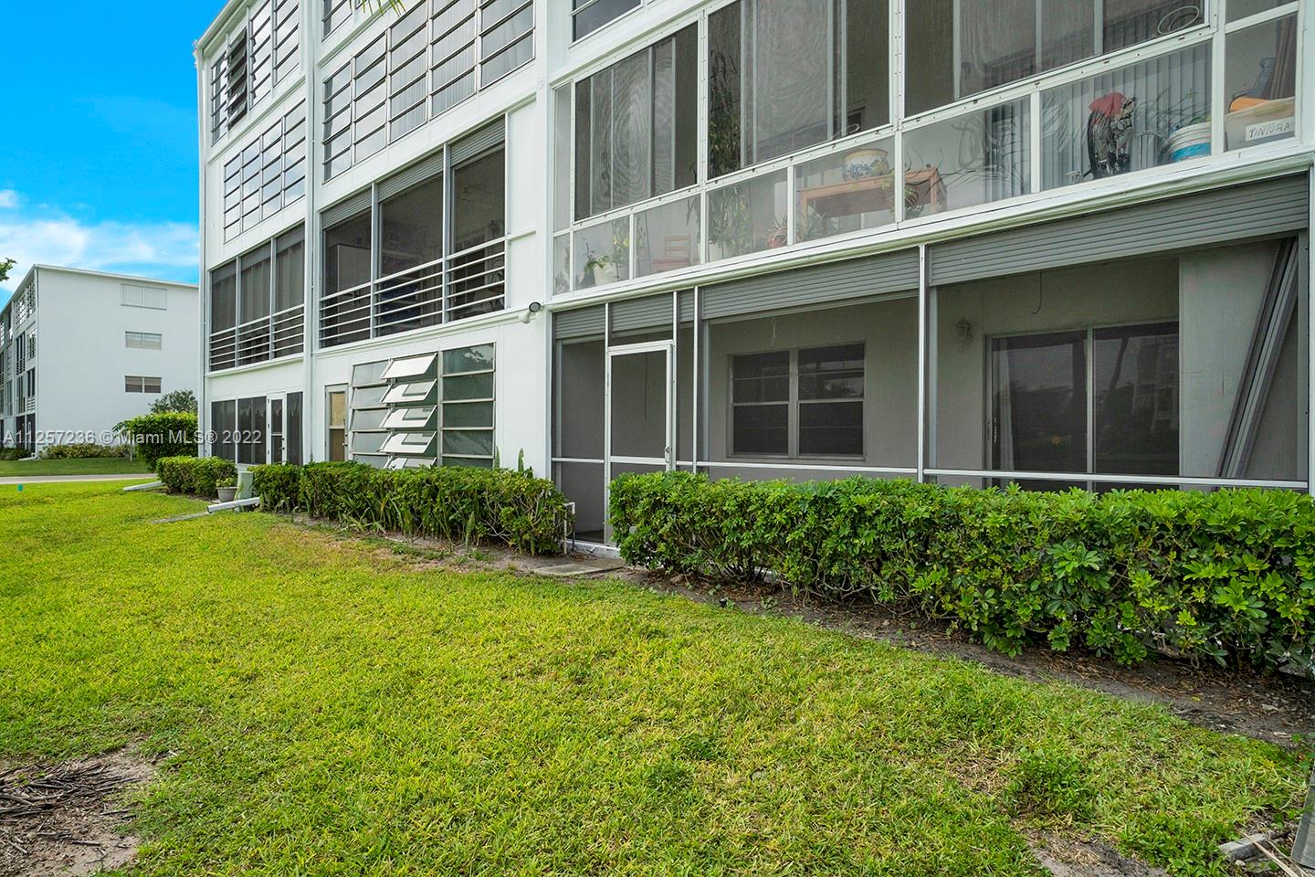 HARWOOD E CONDO - Residential