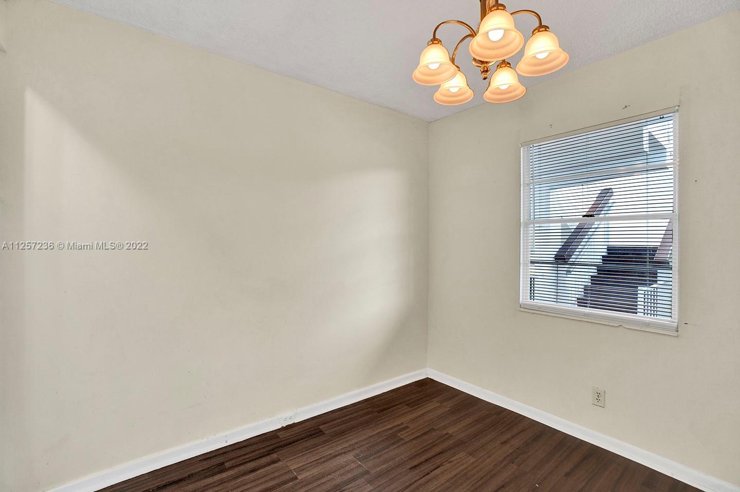 HARWOOD E CONDO - Residential