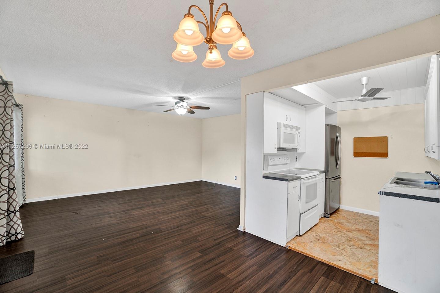 HARWOOD E CONDO - Residential