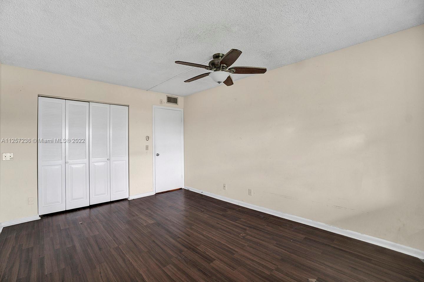 HARWOOD E CONDO - Residential