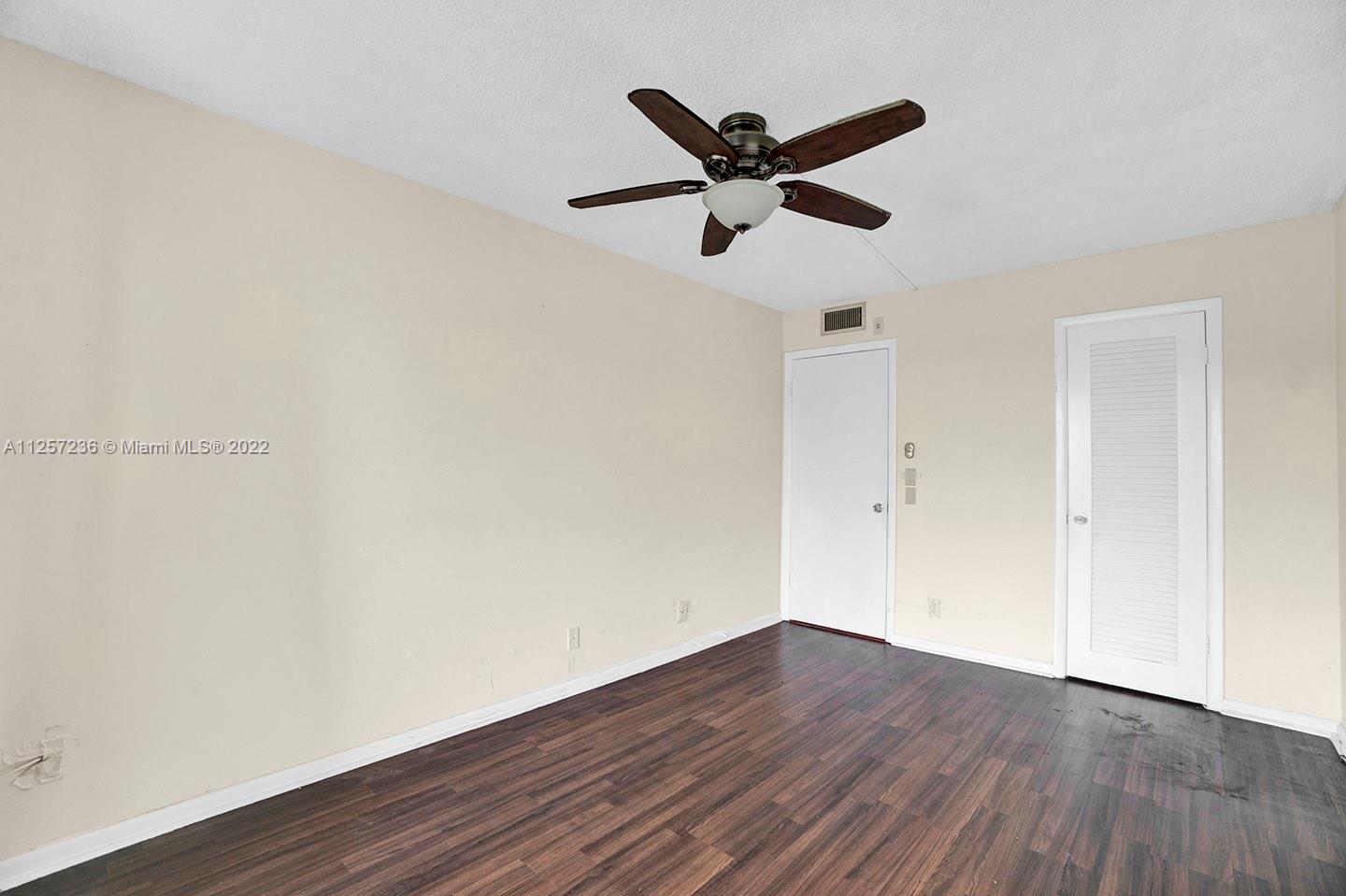 HARWOOD E CONDO - Residential