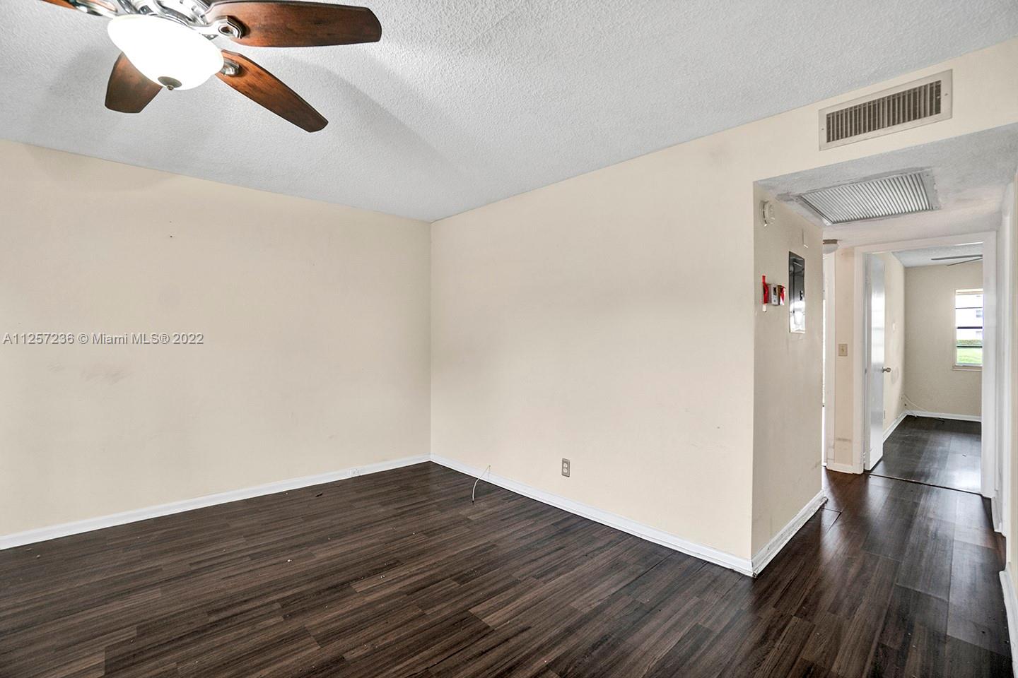 HARWOOD E CONDO - Residential