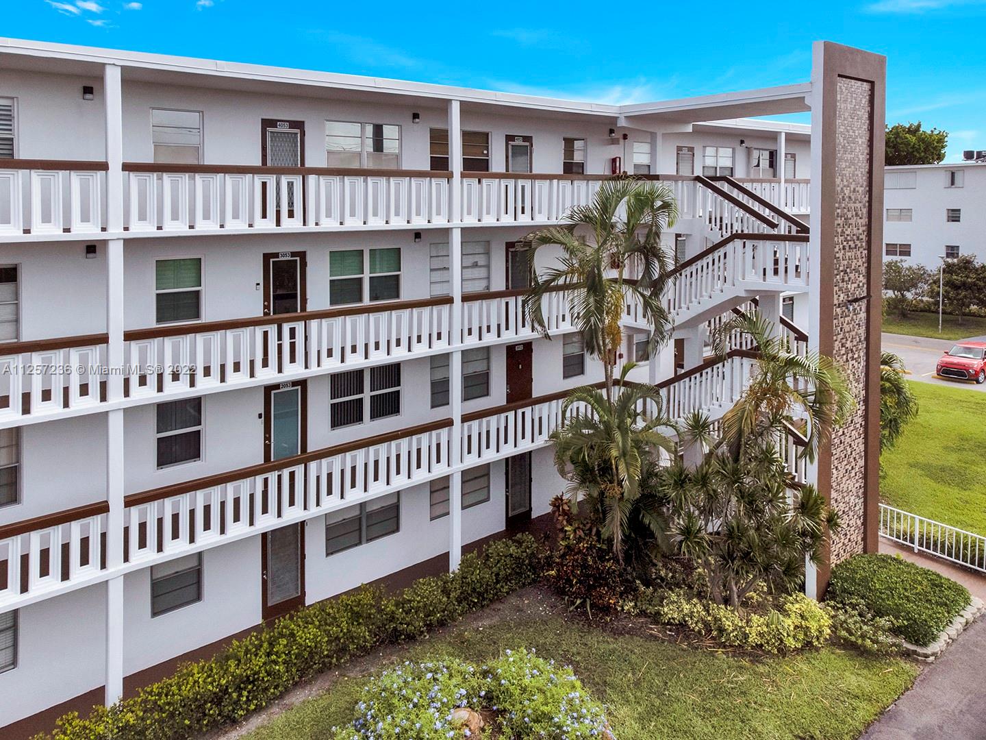 HARWOOD E CONDO - Residential