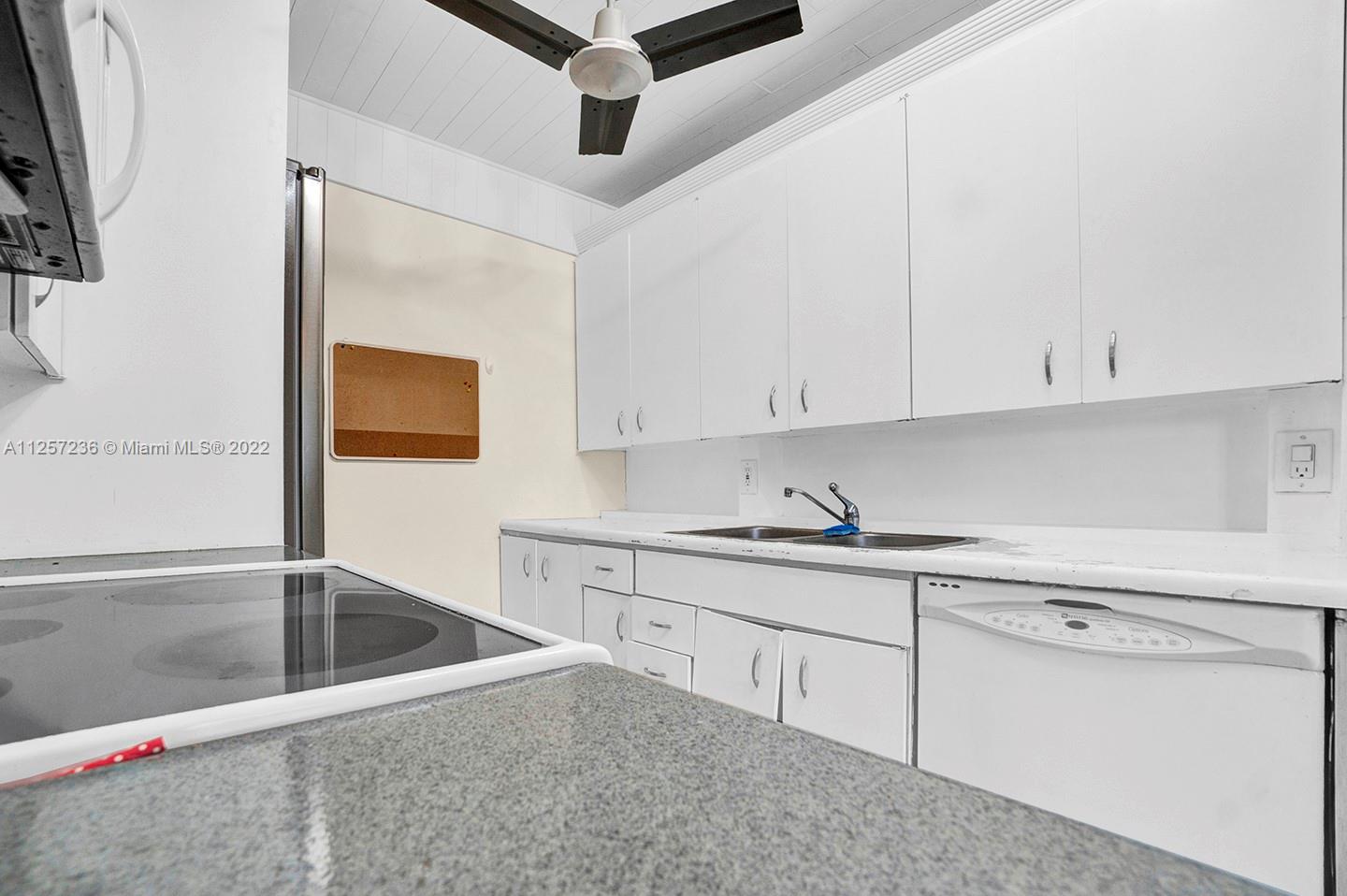 HARWOOD E CONDO - Residential