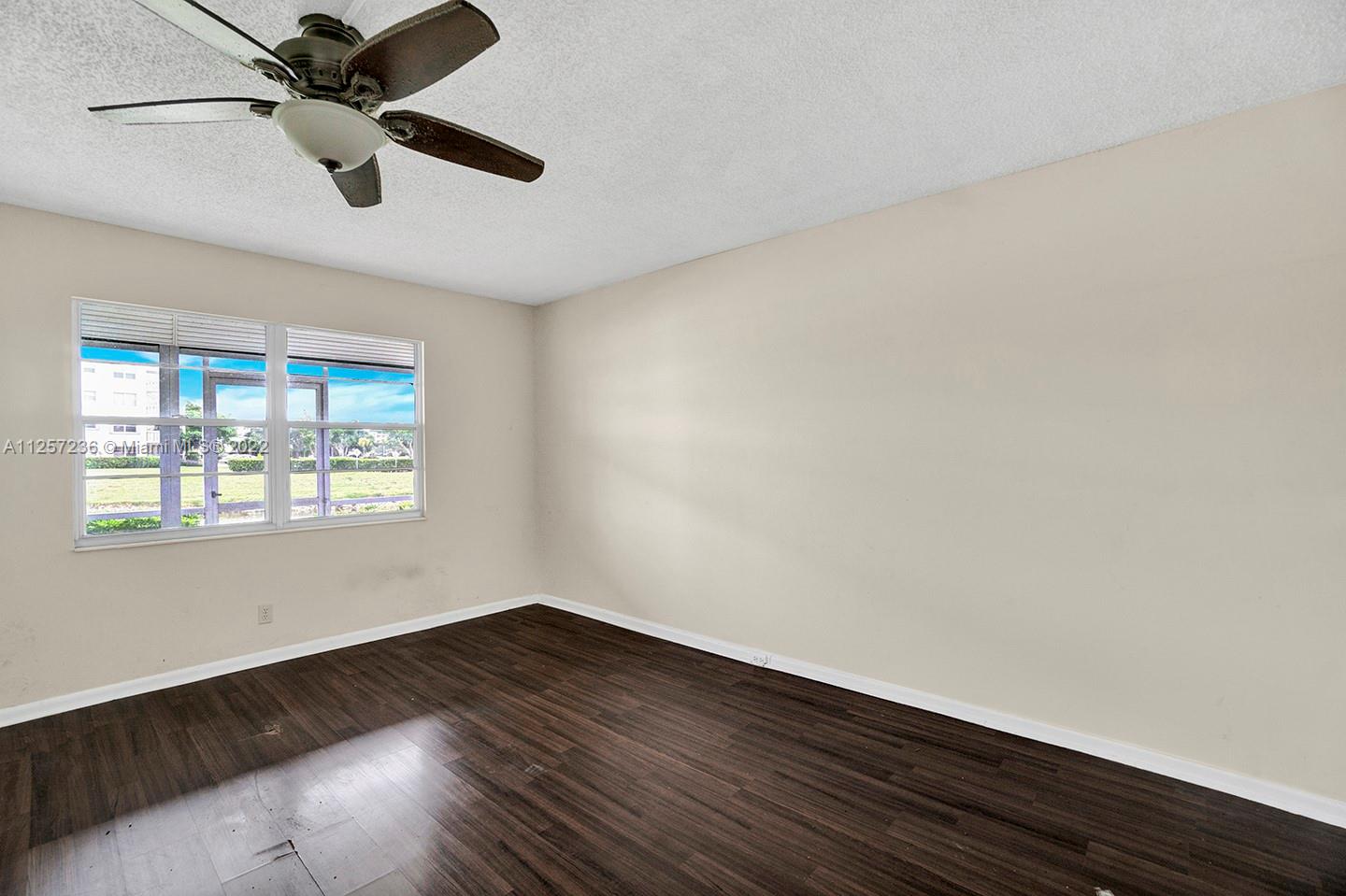 HARWOOD E CONDO - Residential