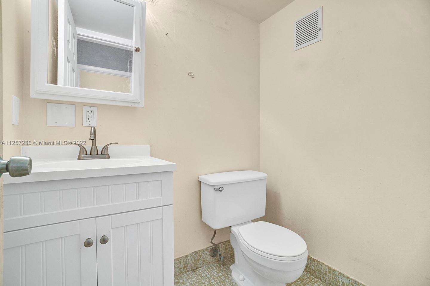 HARWOOD E CONDO - Residential