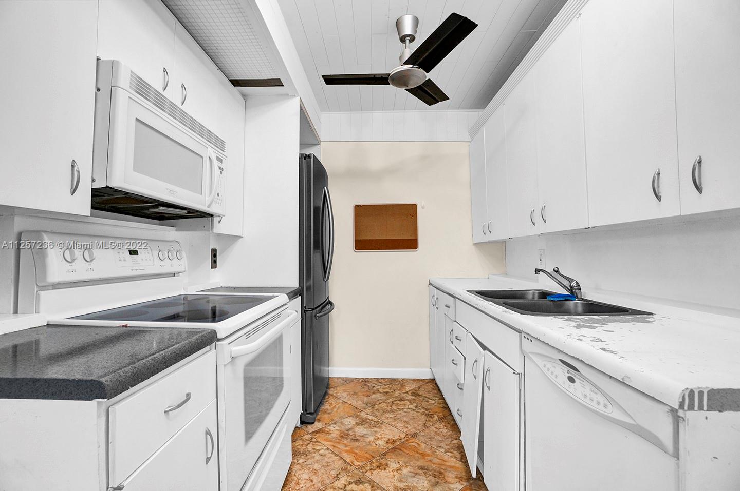 HARWOOD E CONDO - Residential