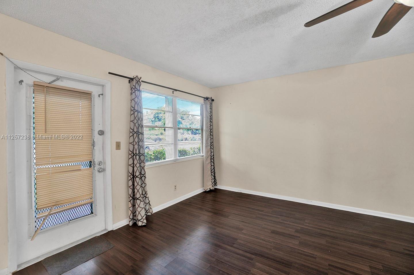 HARWOOD E CONDO - Residential