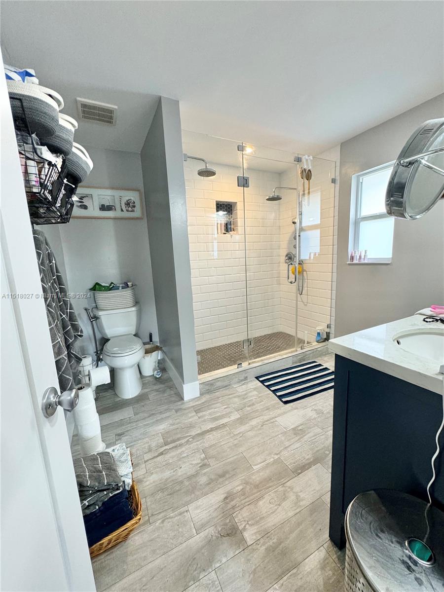 GLEN COVE SEC 1 - Residential Lease