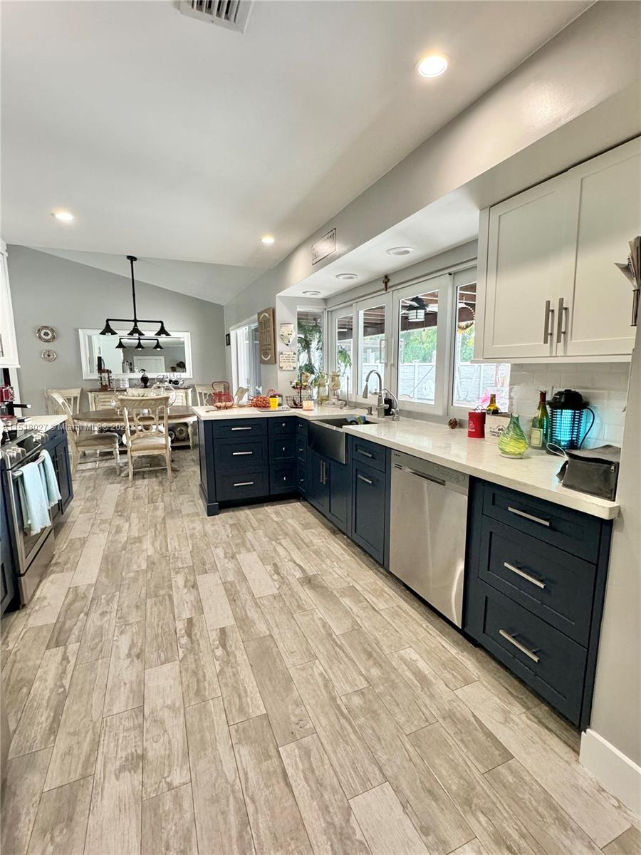 GLEN COVE SEC 1 - Residential Lease