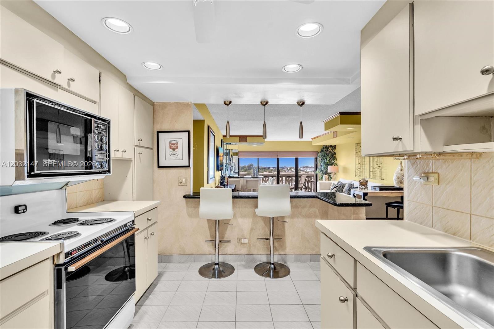 CANONGATE CONDO NO ONE - Residential