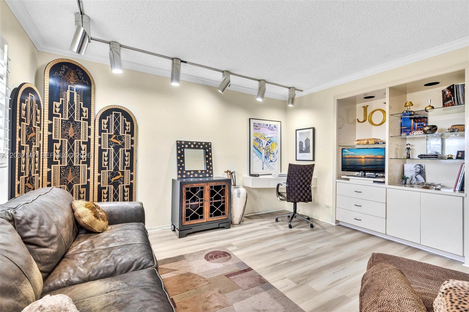 CANONGATE CONDO NO ONE - Residential