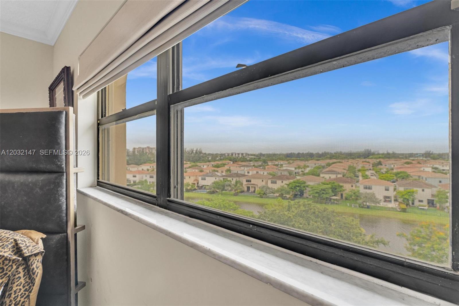 CANONGATE CONDO NO ONE - Residential