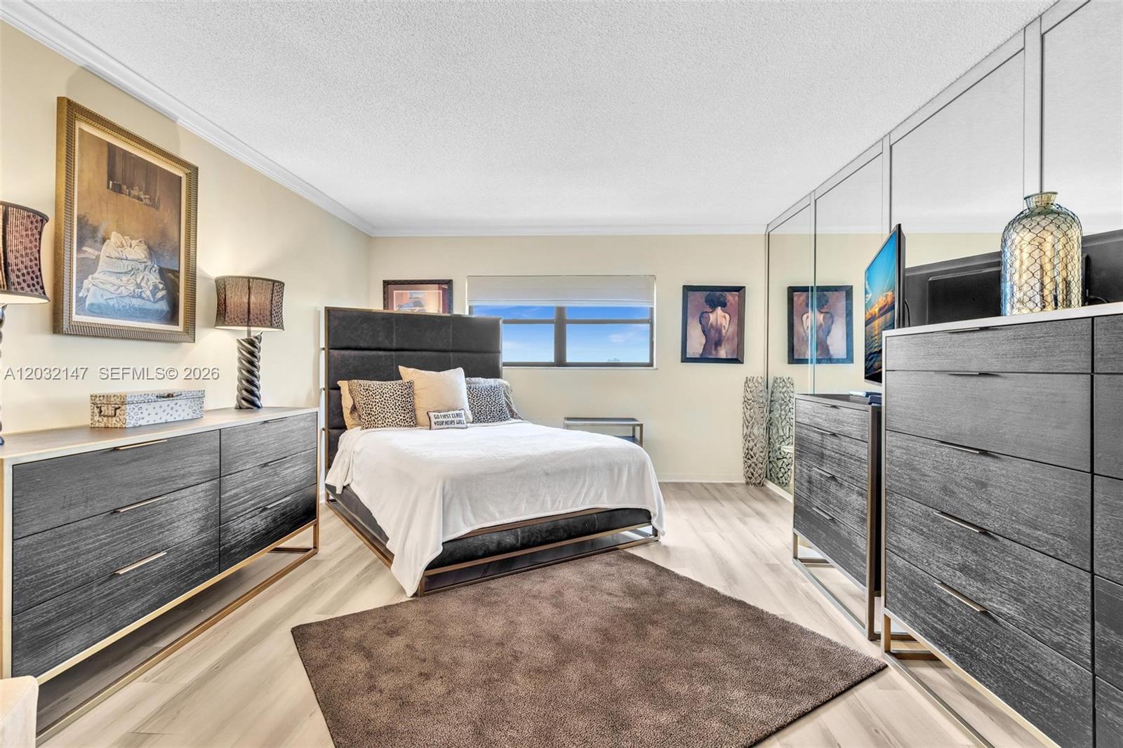 CANONGATE CONDO NO ONE - Residential