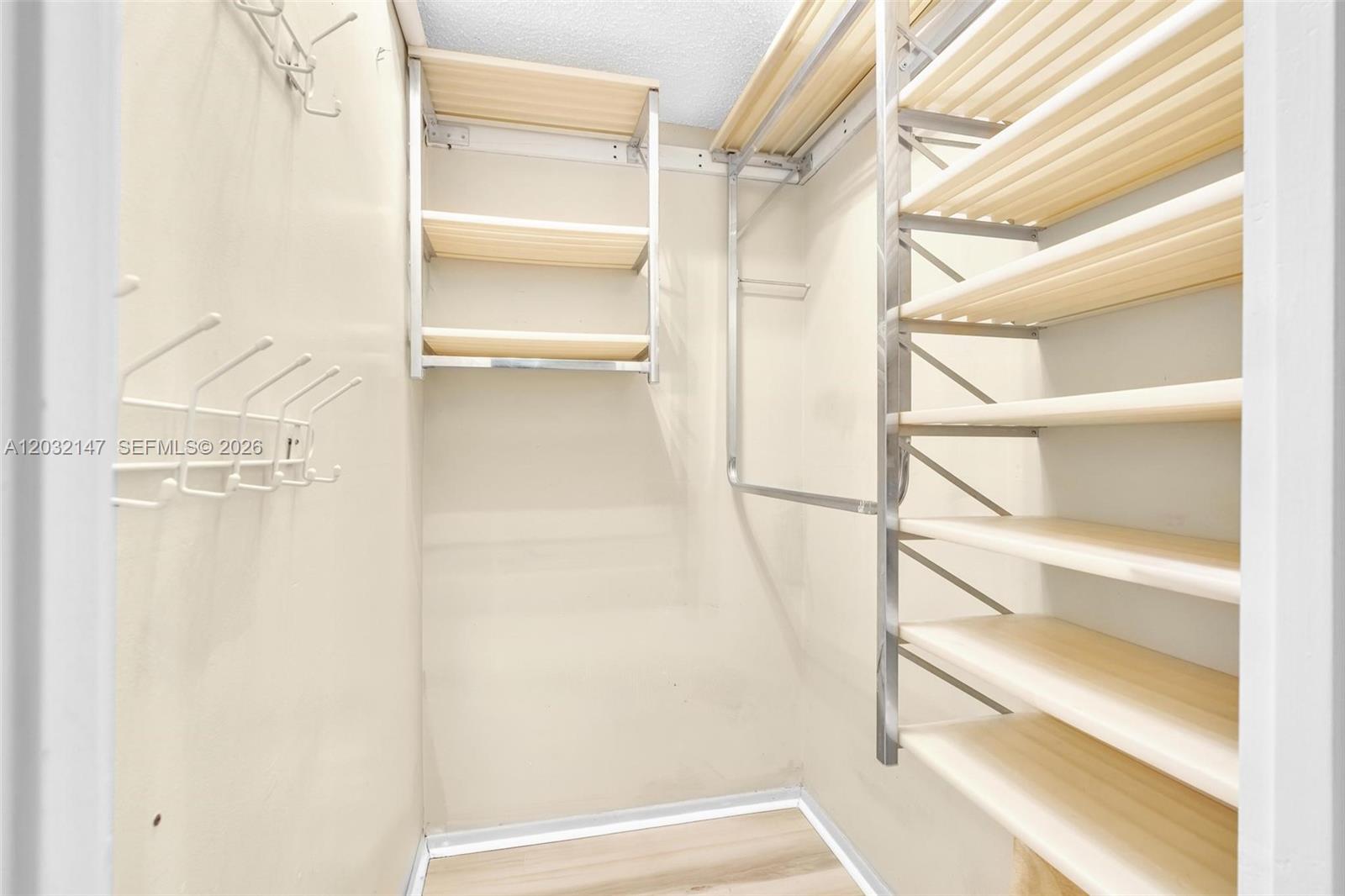 CANONGATE CONDO NO ONE - Residential