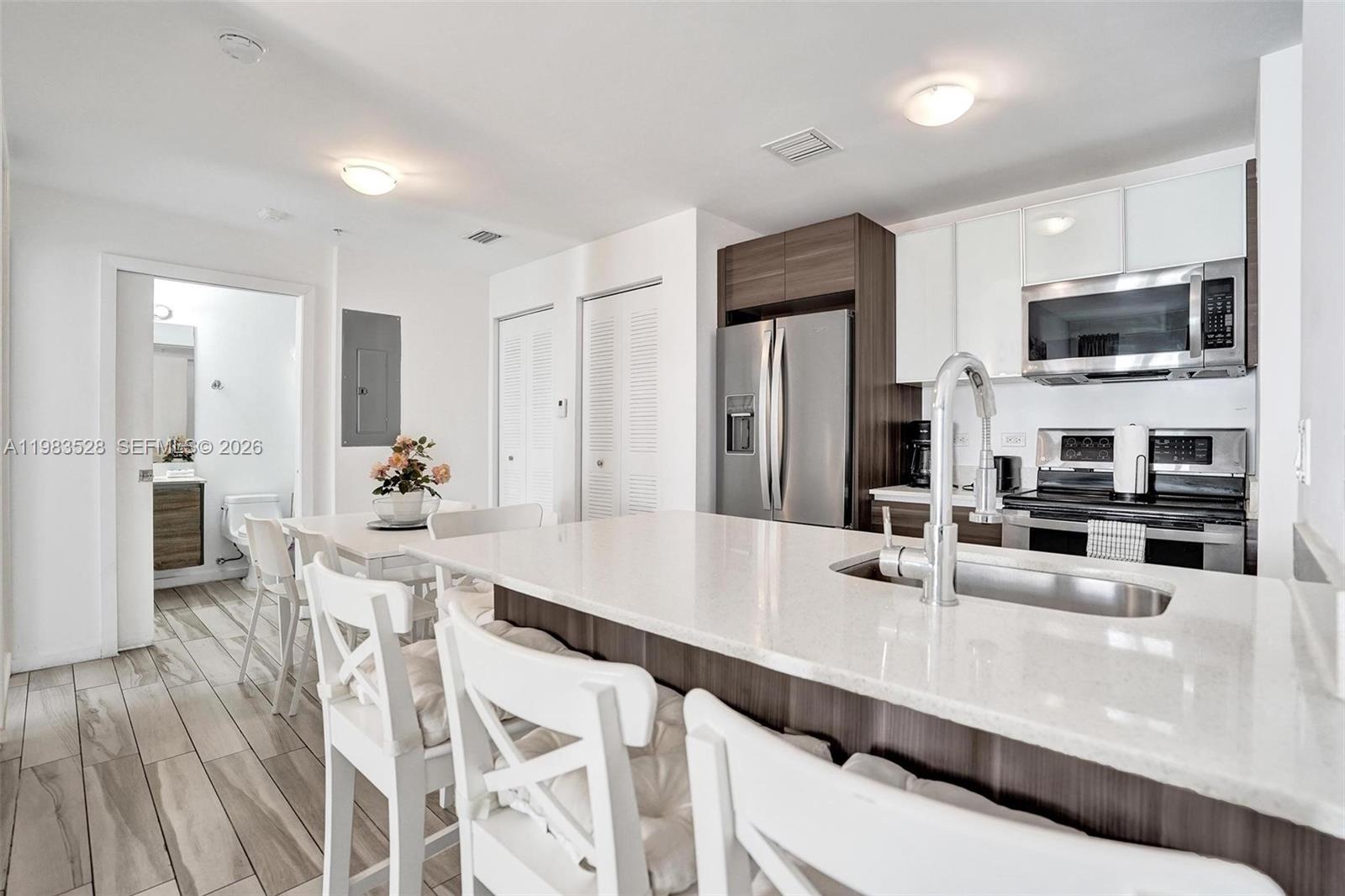EMILIA CONDO - Residential