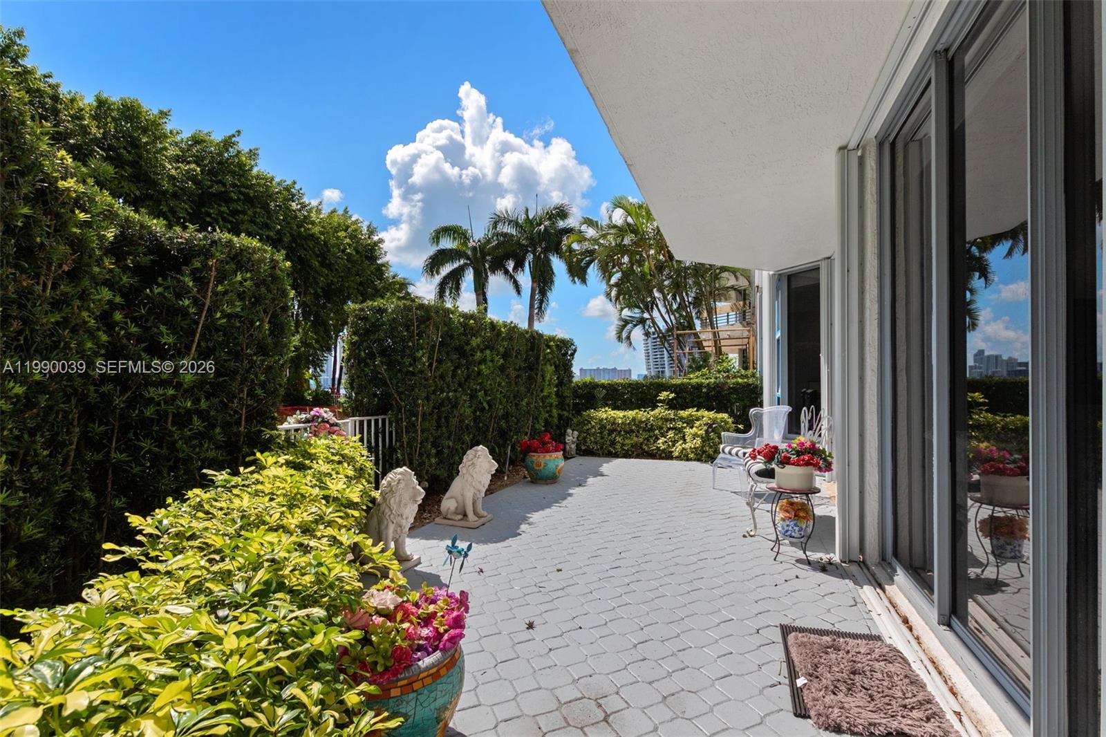 MYSTIC POINTE TOWER 500 C - Residential