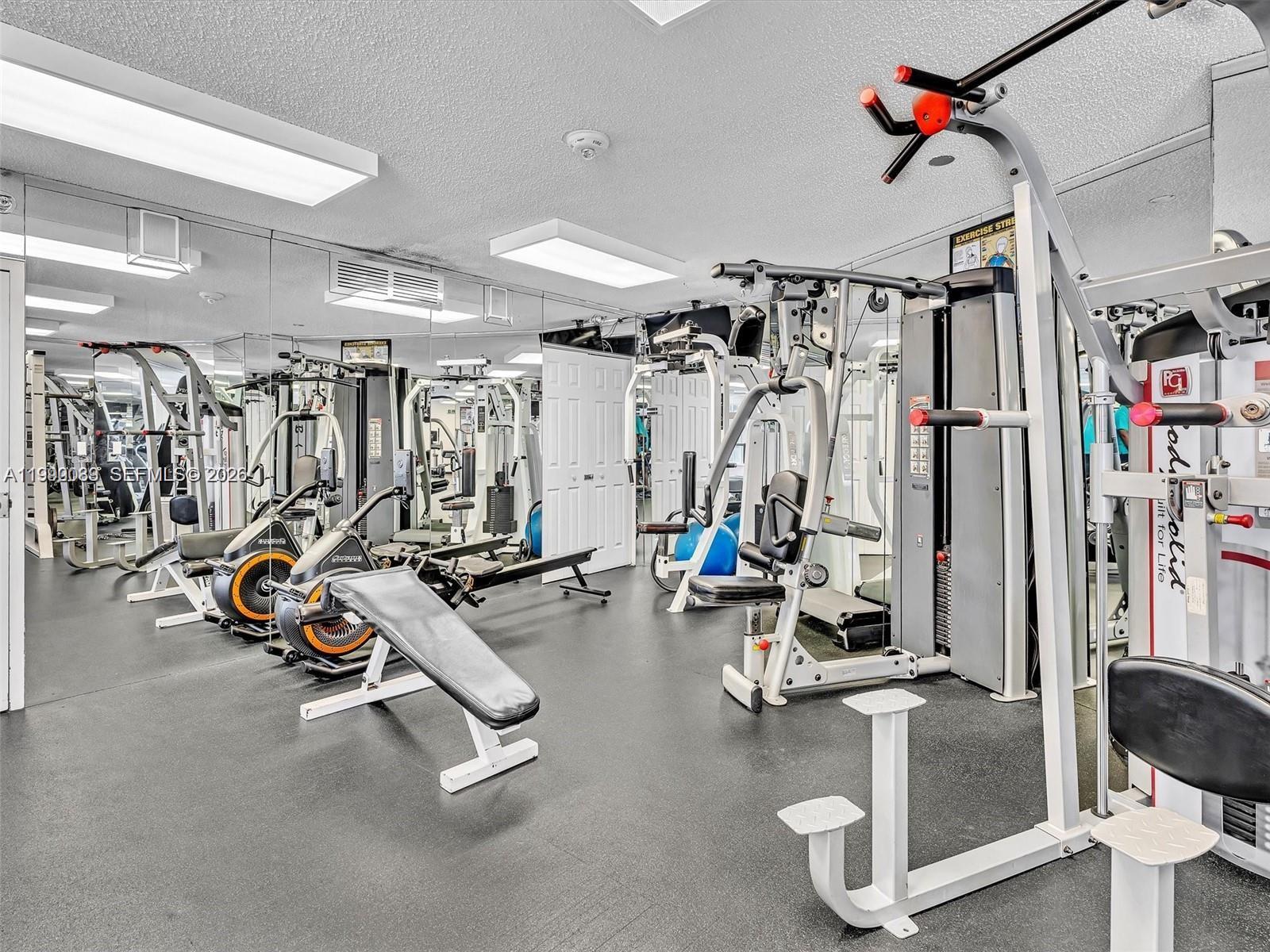 MYSTIC POINTE TOWER 500 C - Residential