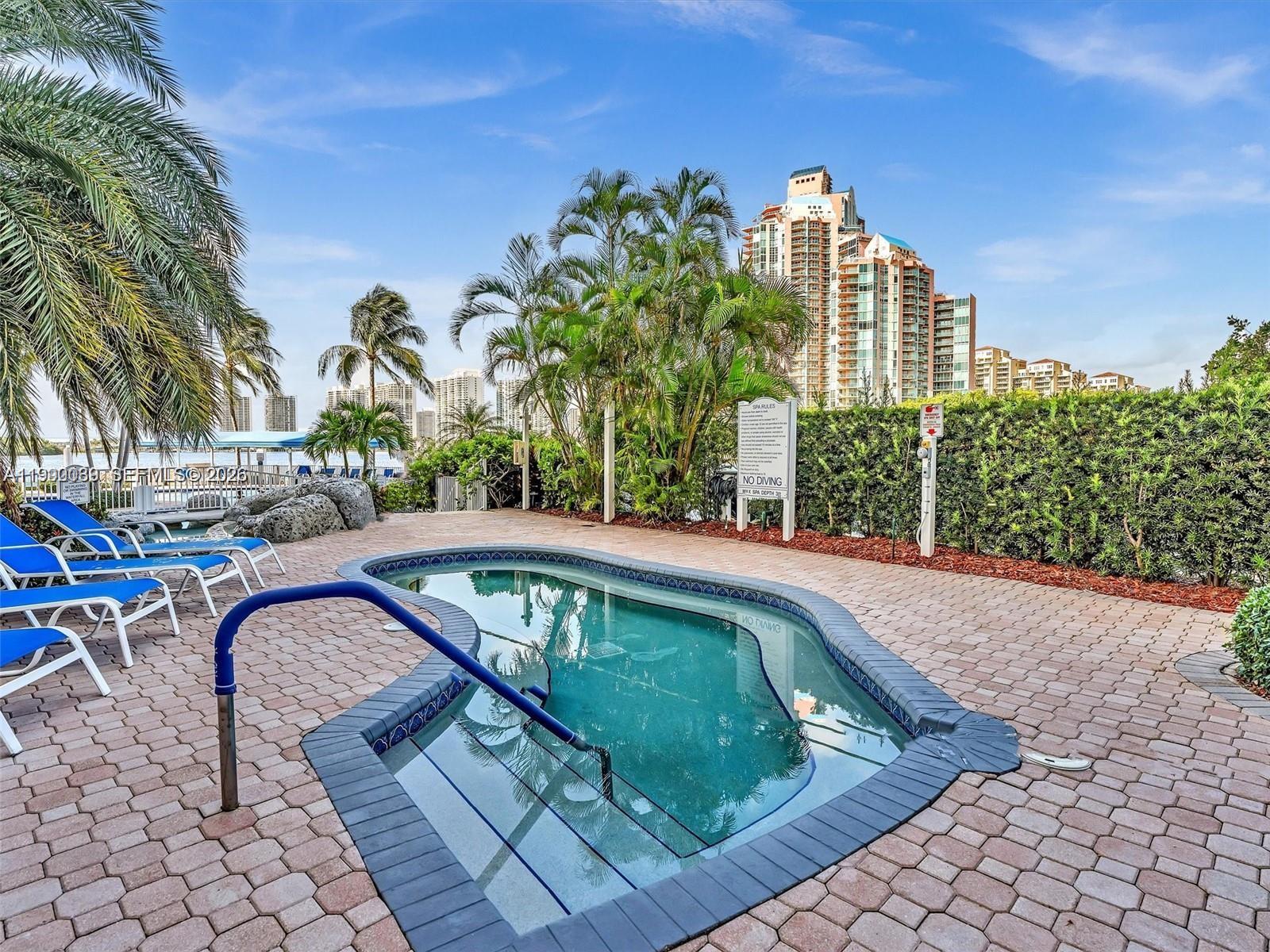 MYSTIC POINTE TOWER 500 C - Residential