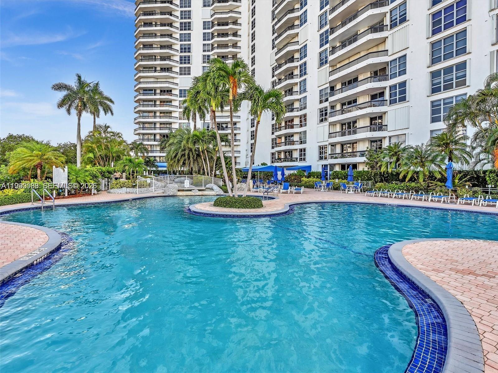 MYSTIC POINTE TOWER 500 C - Residential