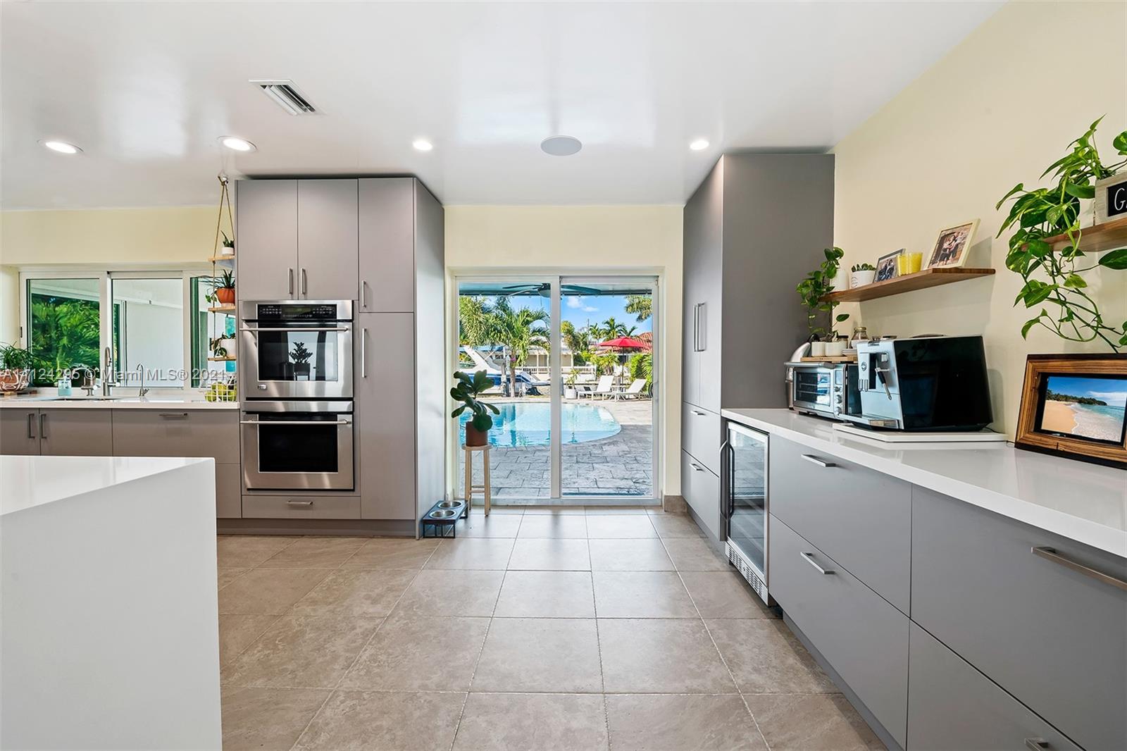 LAKE ESTATES - Residential