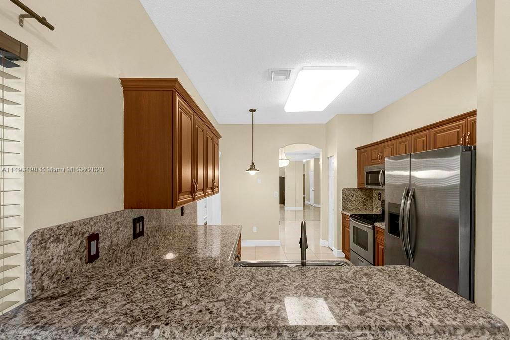 LAKES OF WESTERN PINES RE - Residential Lease