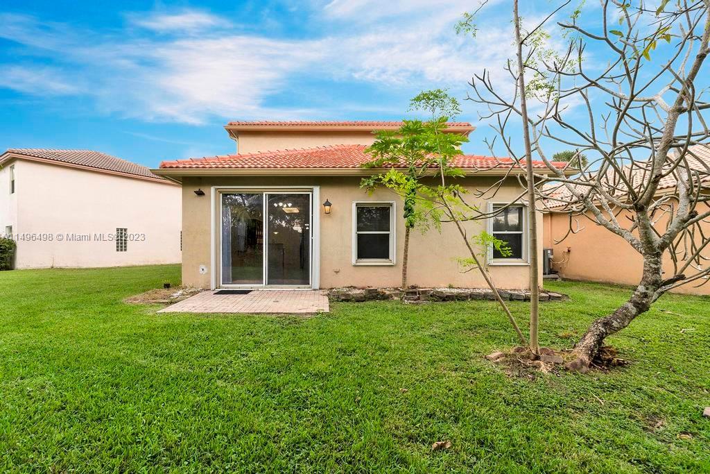 LAKES OF WESTERN PINES RE - Residential Lease