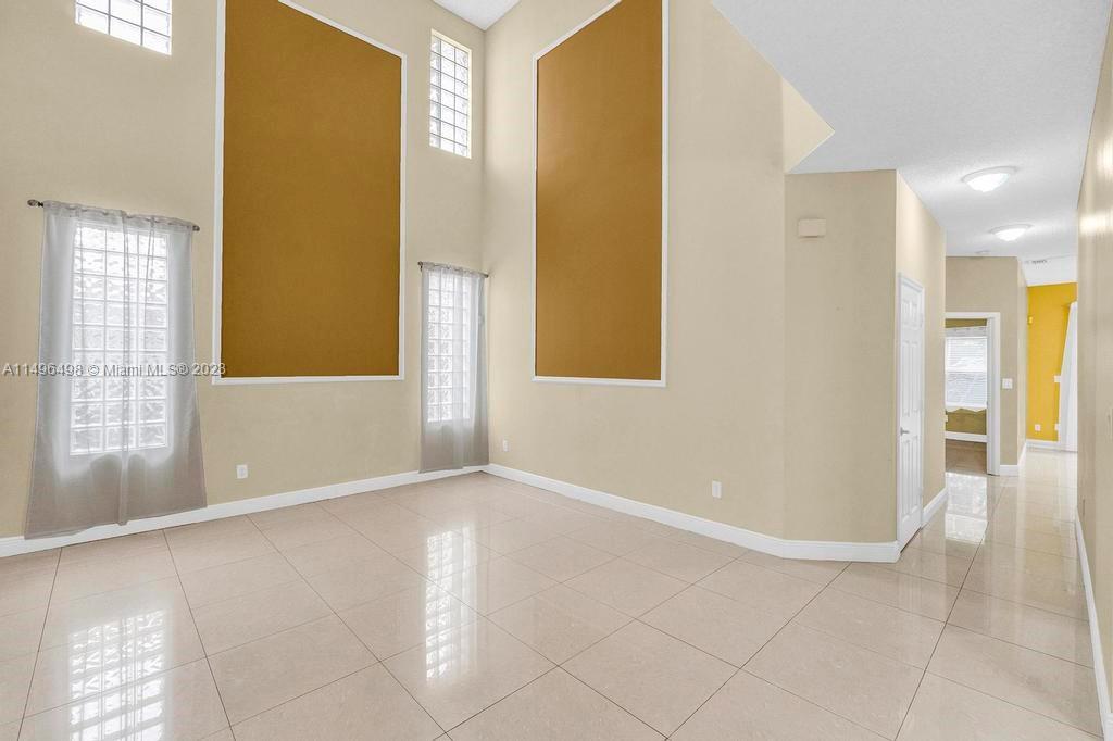 LAKES OF WESTERN PINES RE - Residential Lease