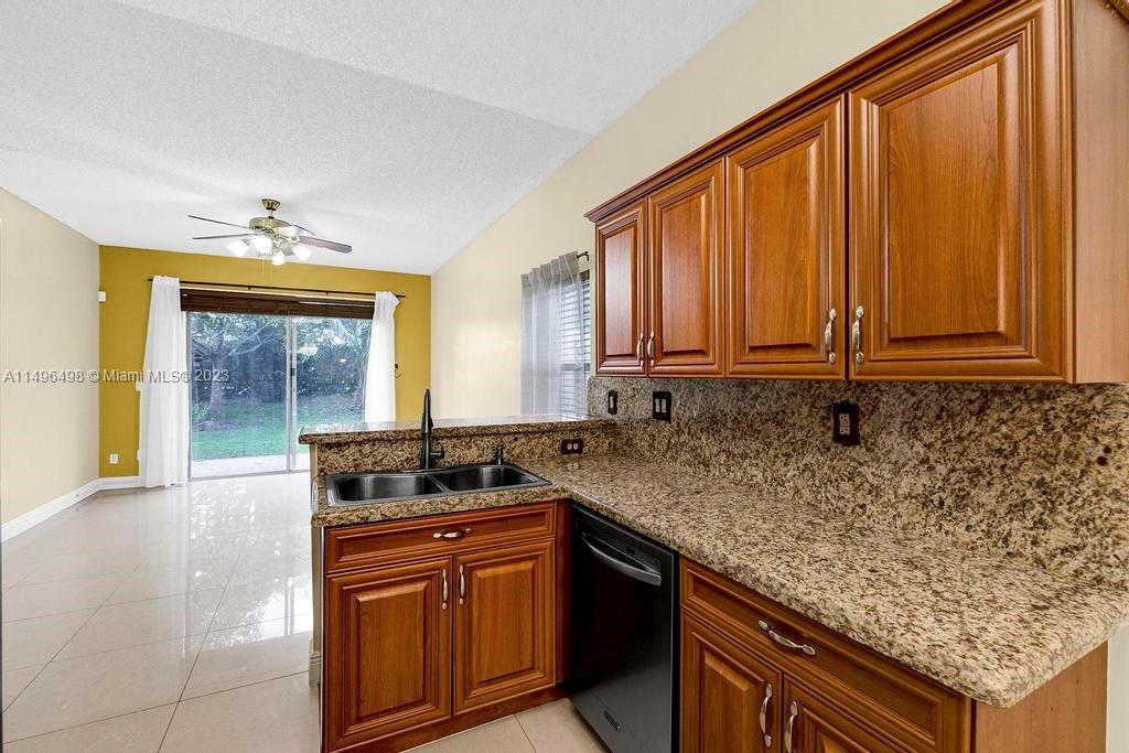 LAKES OF WESTERN PINES RE - Residential Lease