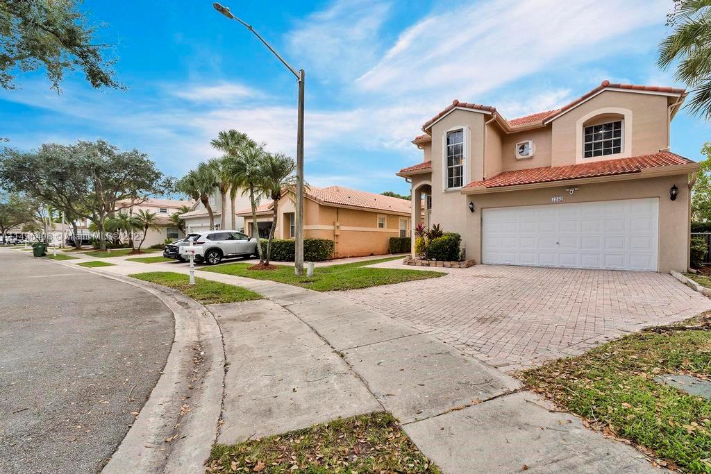 LAKES OF WESTERN PINES RE - Residential Lease