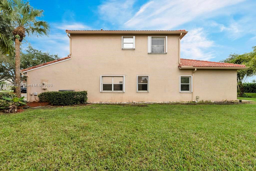 LAKES OF WESTERN PINES RE - Residential Lease