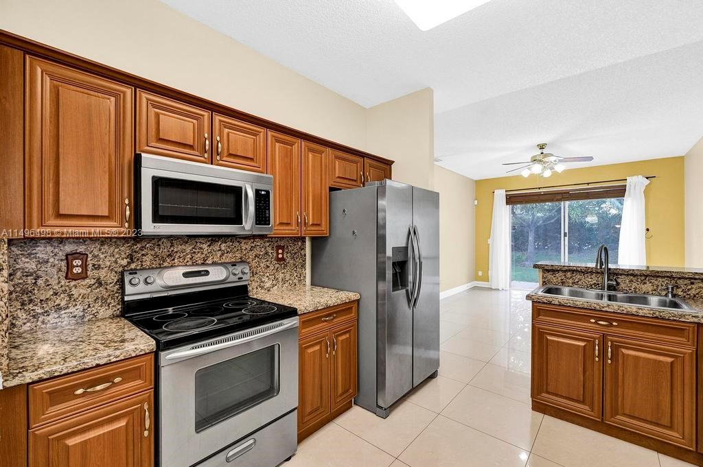 LAKES OF WESTERN PINES RE - Residential Lease