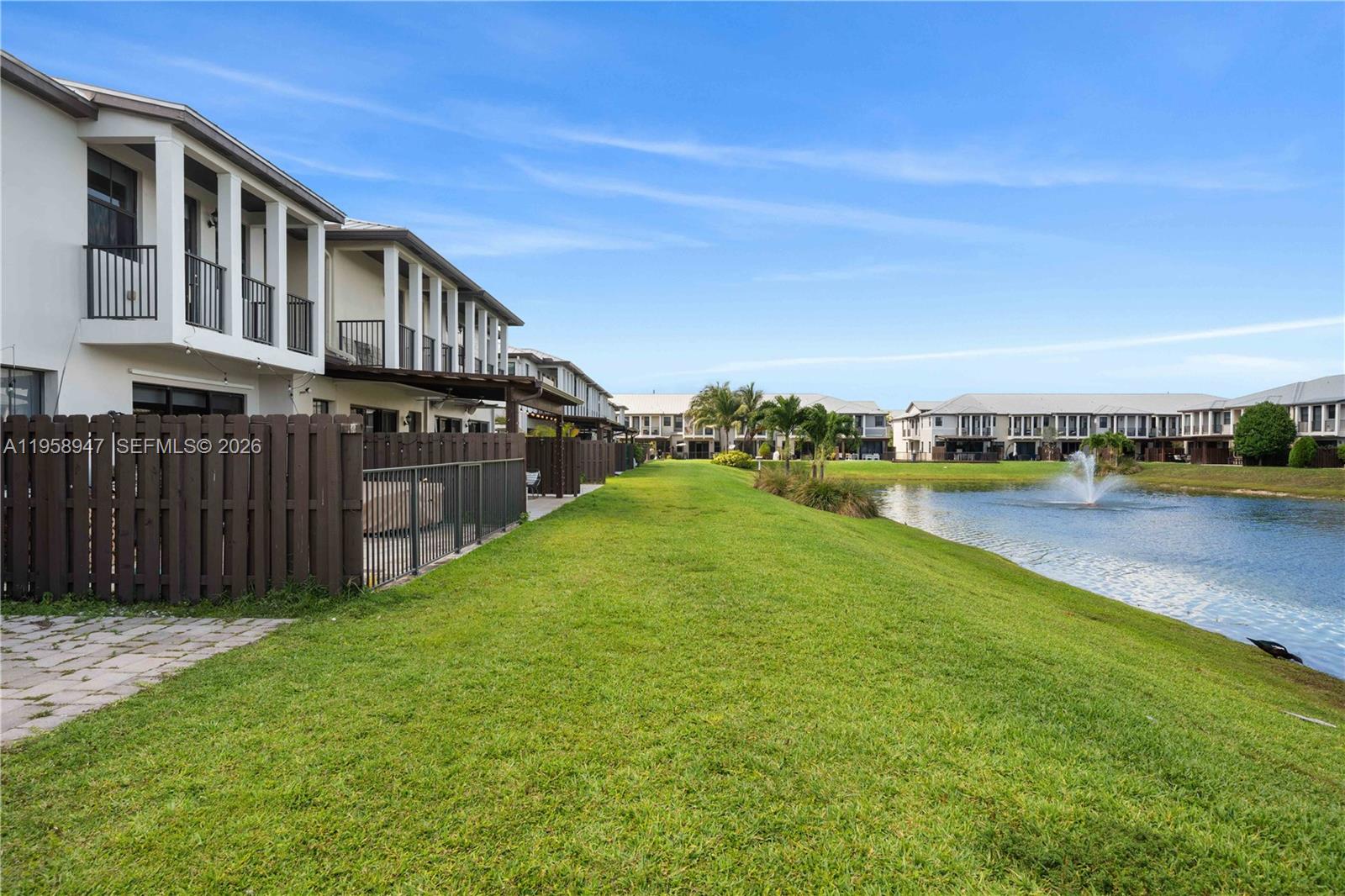 DORAL CAY - Residential Lease