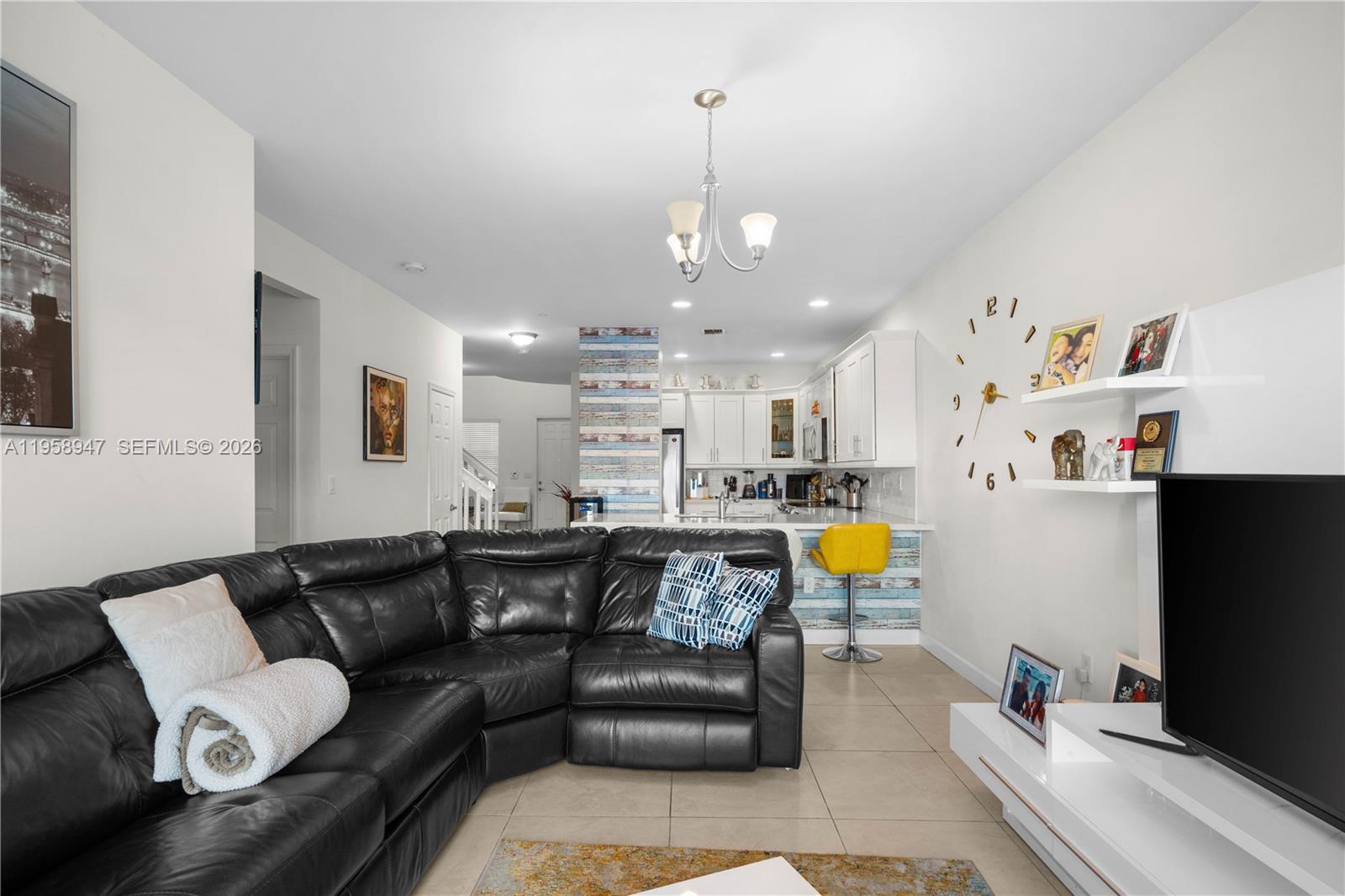 DORAL CAY - Residential Lease