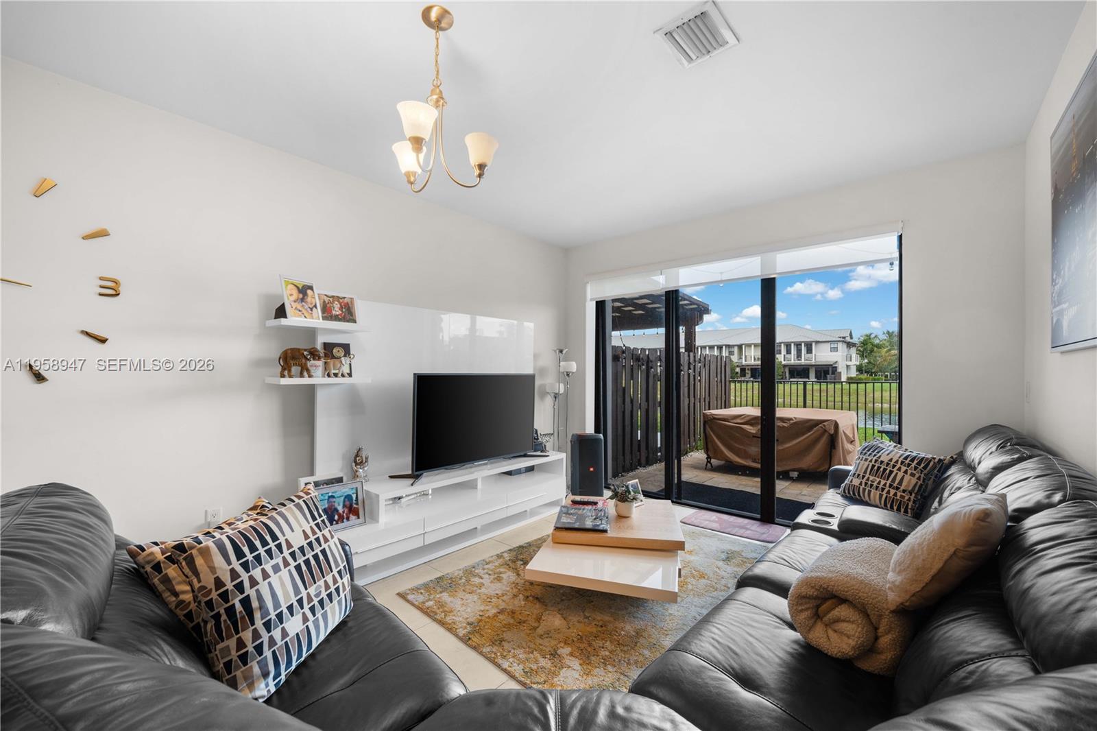 DORAL CAY - Residential Lease