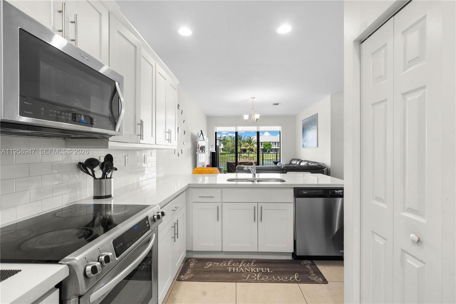DORAL CAY - Residential Lease