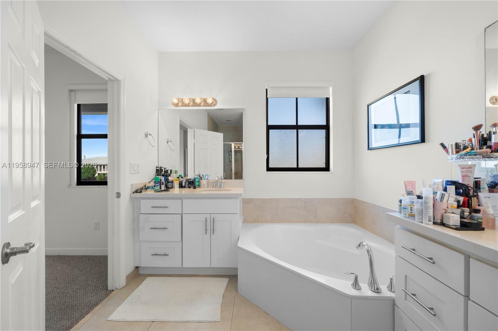 DORAL CAY - Residential Lease