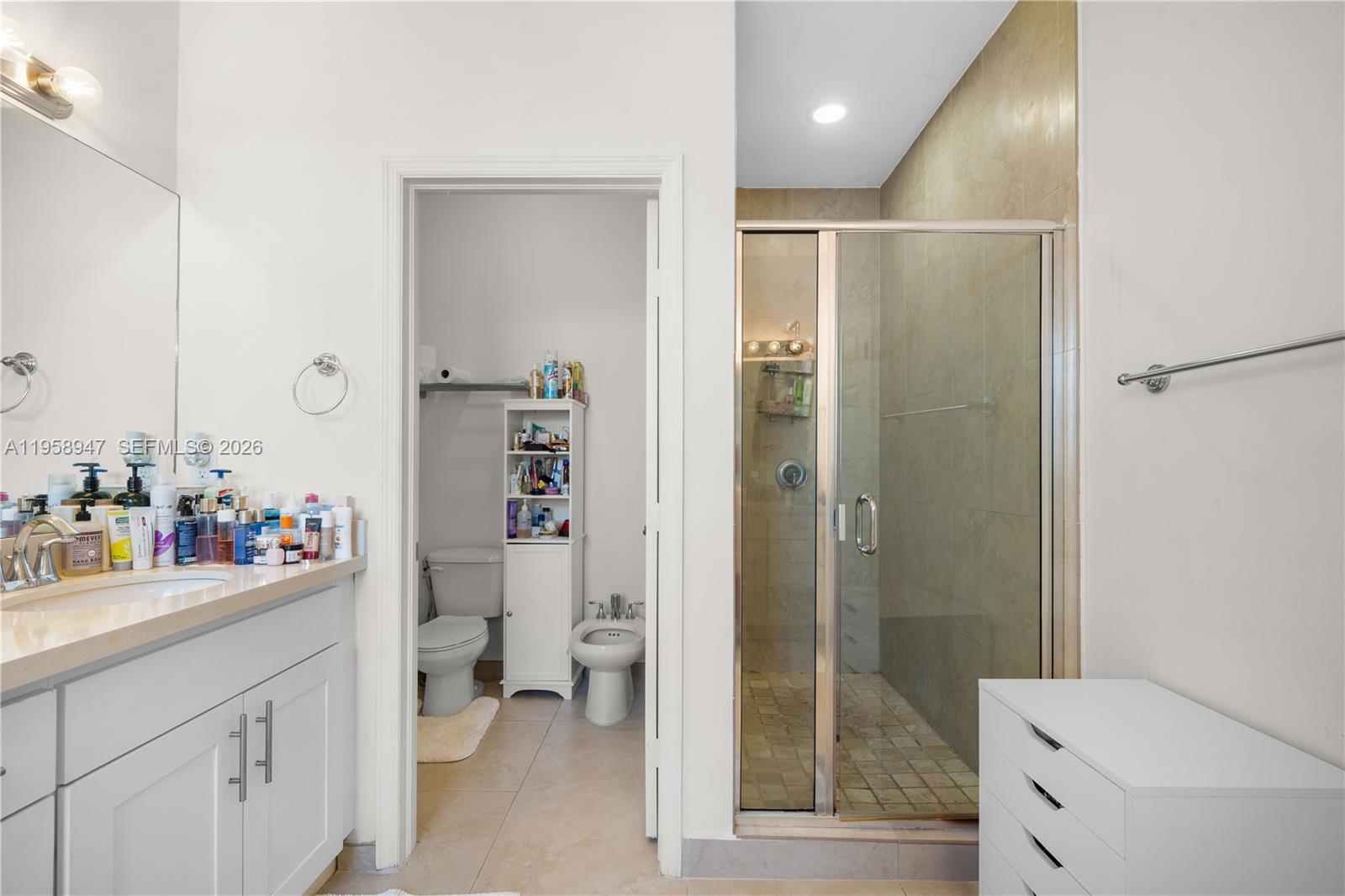 DORAL CAY - Residential Lease