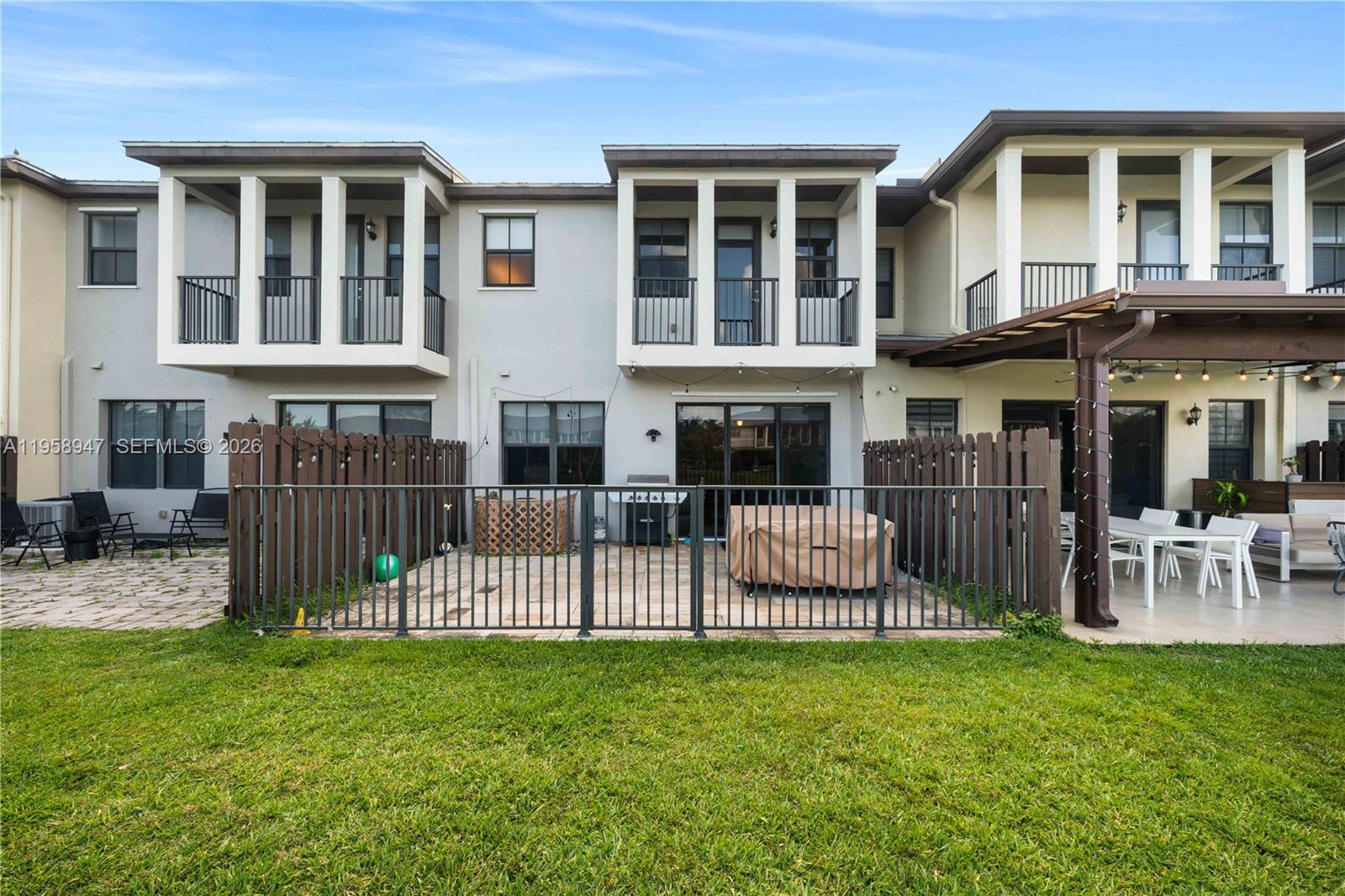 DORAL CAY - Residential Lease