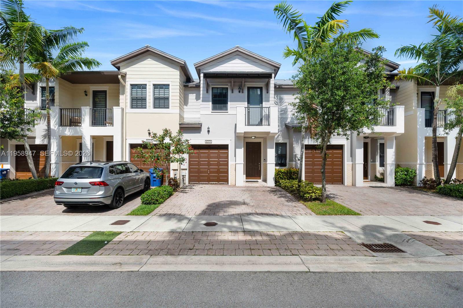 DORAL CAY - Residential Lease