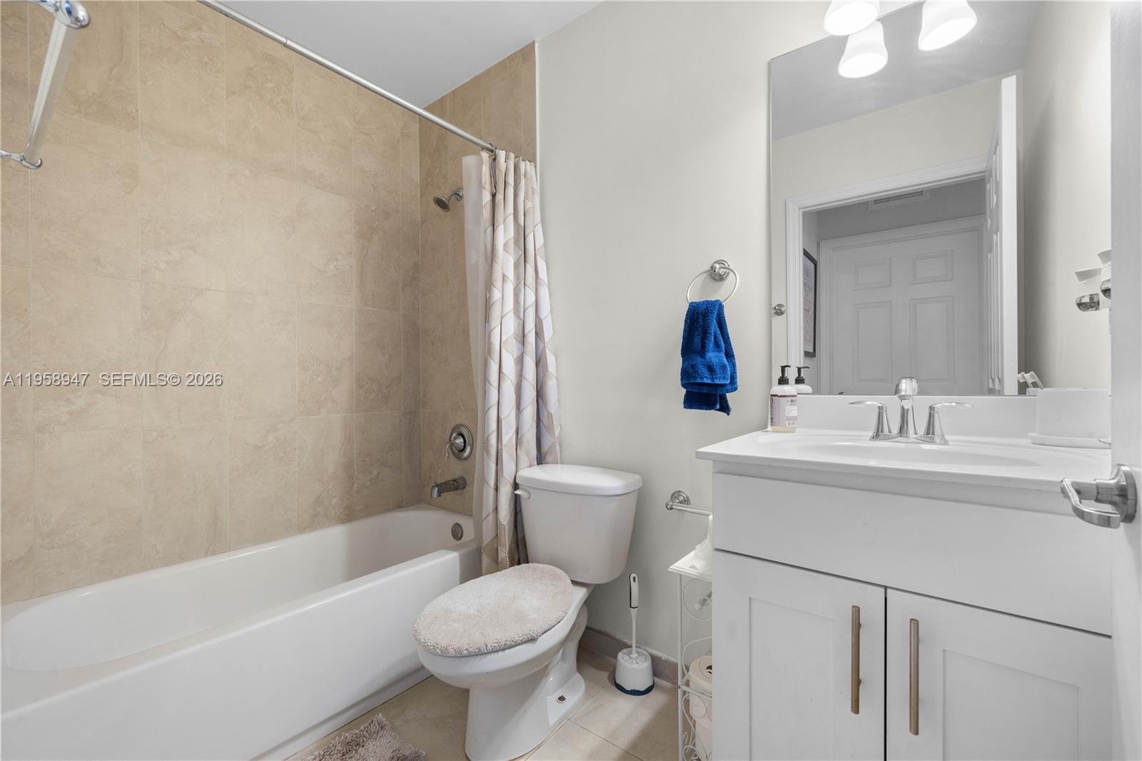 DORAL CAY - Residential Lease