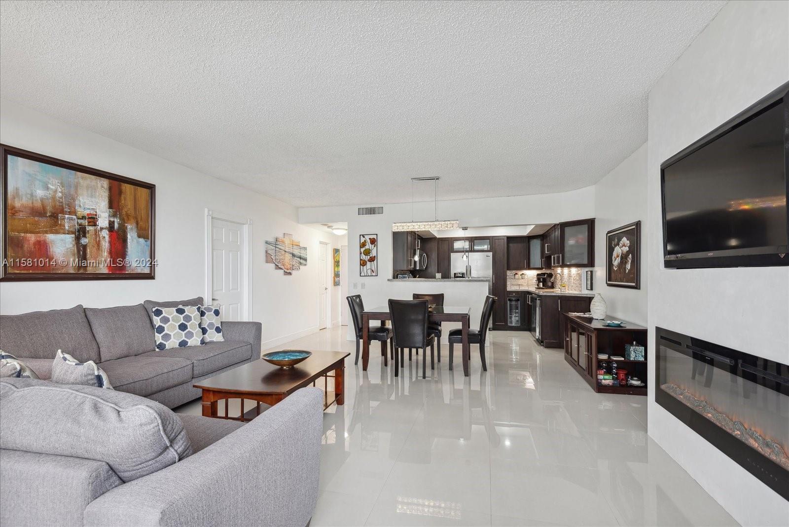 ALEXANDER TOWERS CONDO - Residential Lease