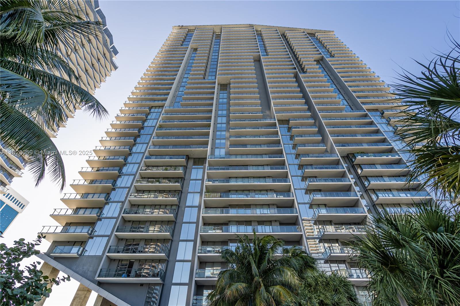 RISE CONDO - Residential