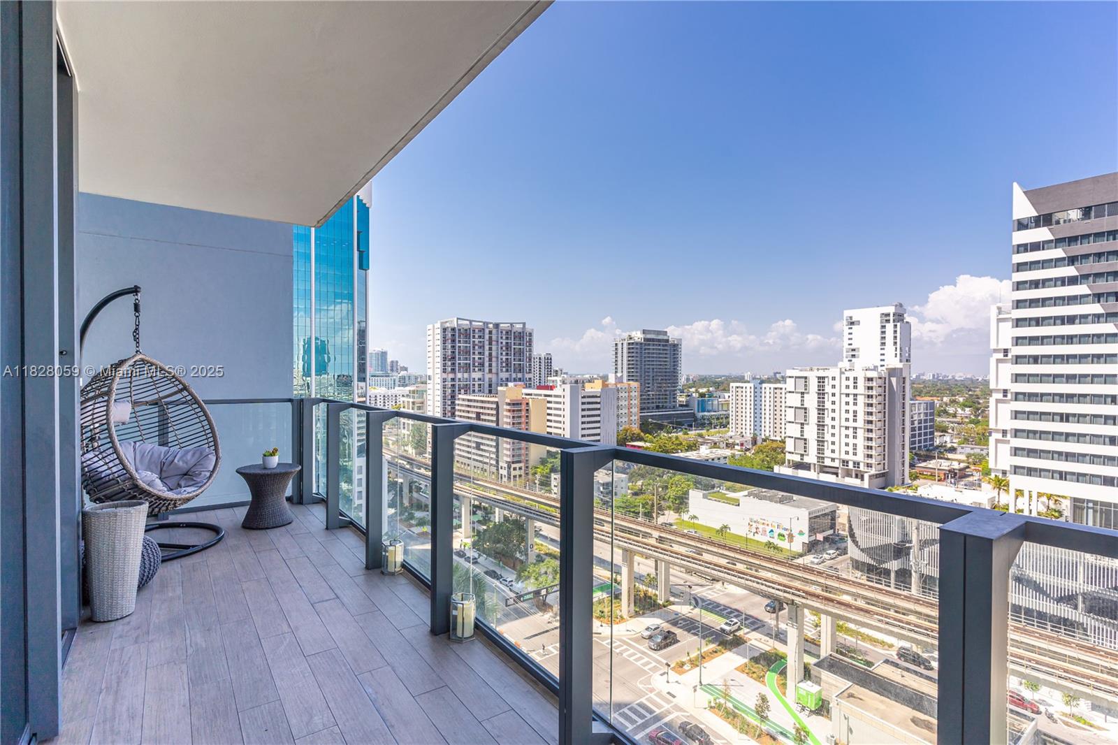 RISE CONDO - Residential