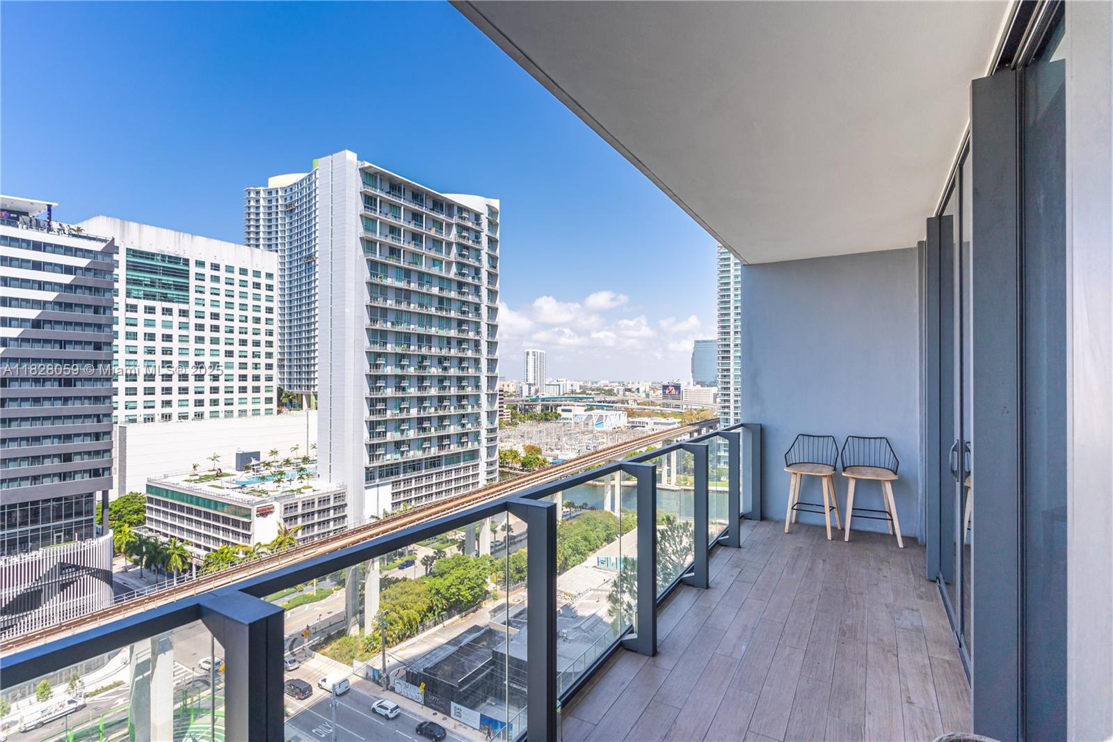 RISE CONDO - Residential