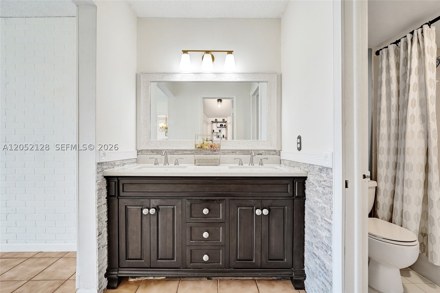 TANGERINE CONDOMINIUM EIG - Residential Lease