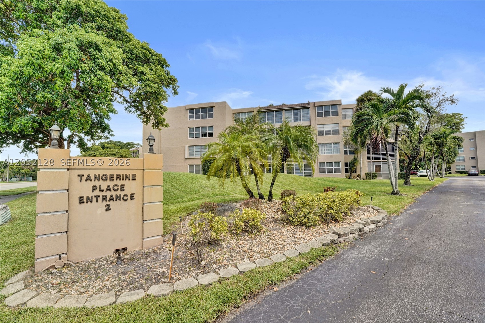 TANGERINE CONDOMINIUM EIG - Residential Lease