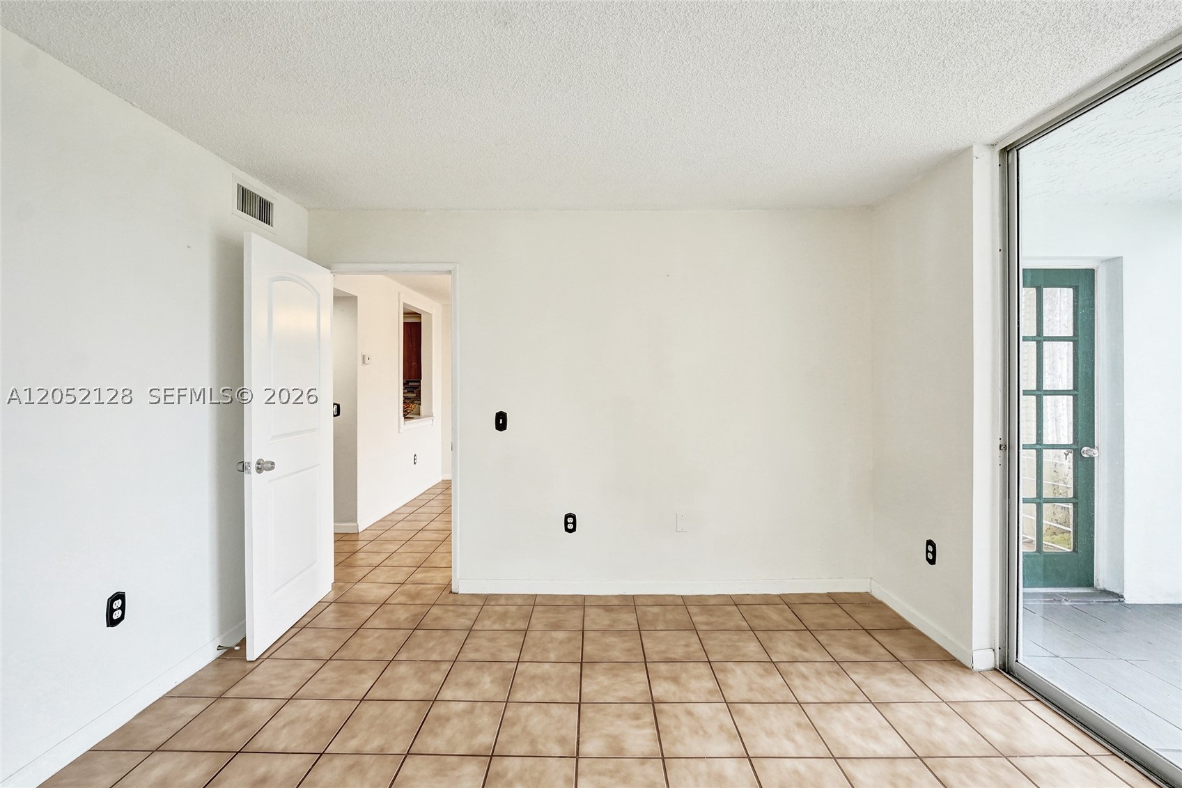 TANGERINE CONDOMINIUM EIG - Residential Lease