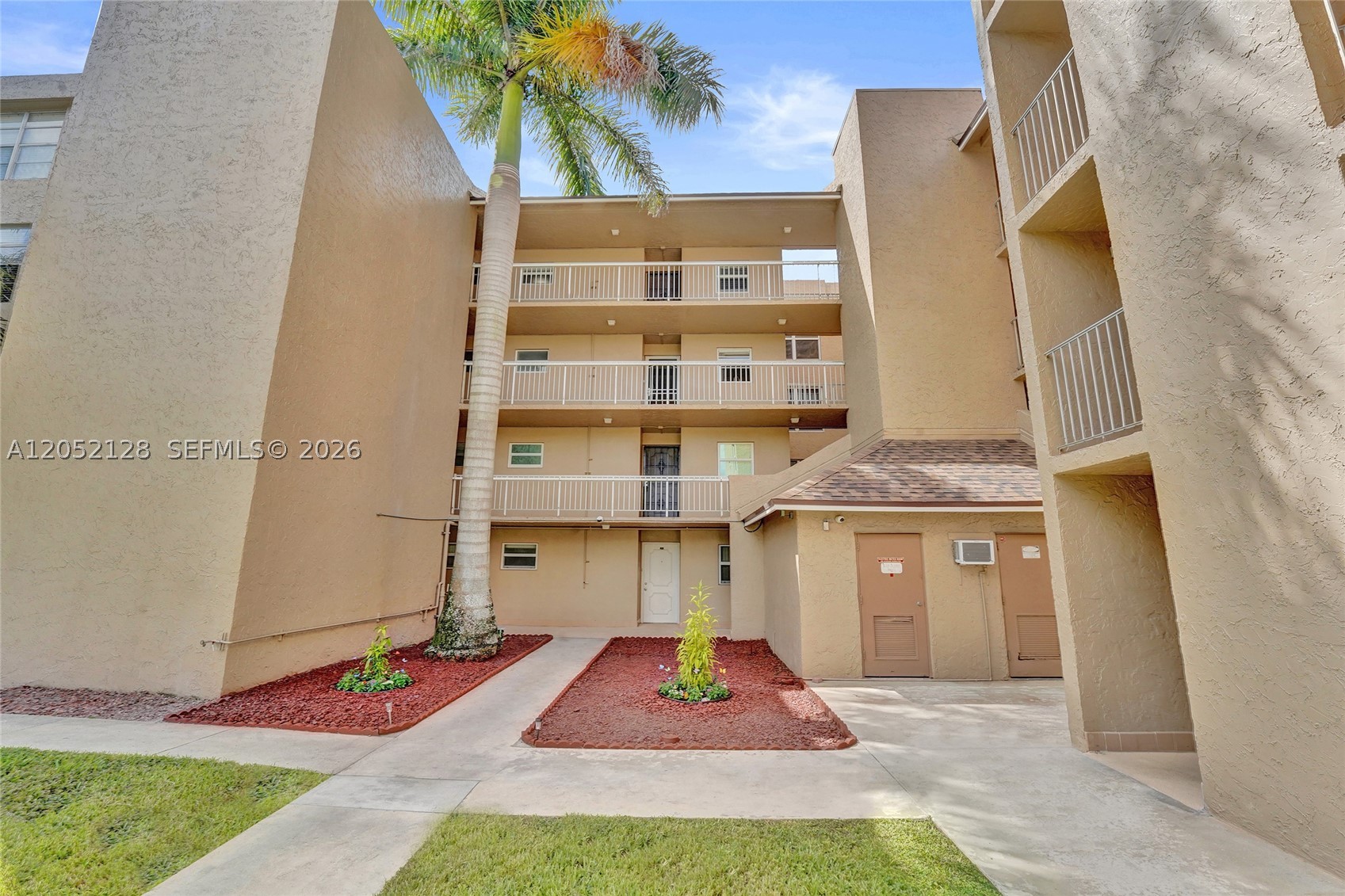 TANGERINE CONDOMINIUM EIG - Residential Lease