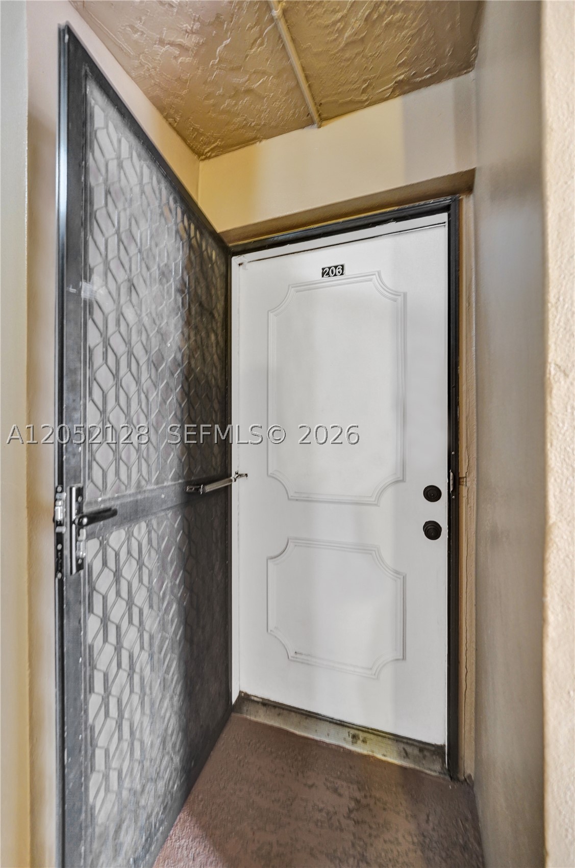 TANGERINE CONDOMINIUM EIG - Residential Lease